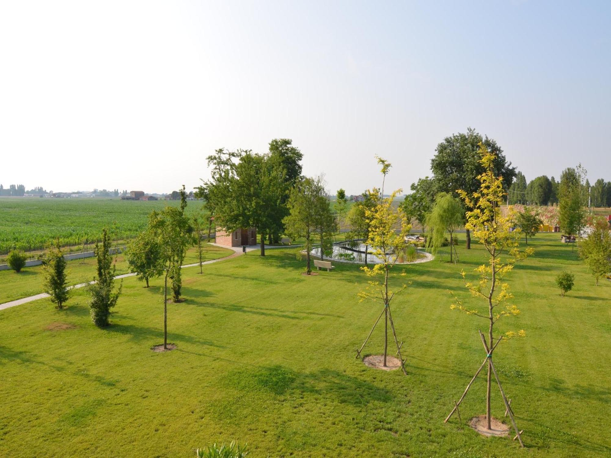 Characteristic Apartment In Codigoro With Pool Екстер'єр фото